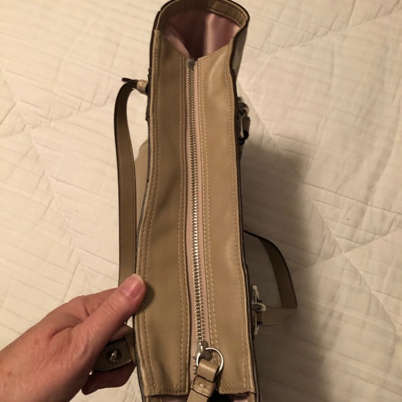 Coach Zip Tote 19456 - Picture 11 of 14